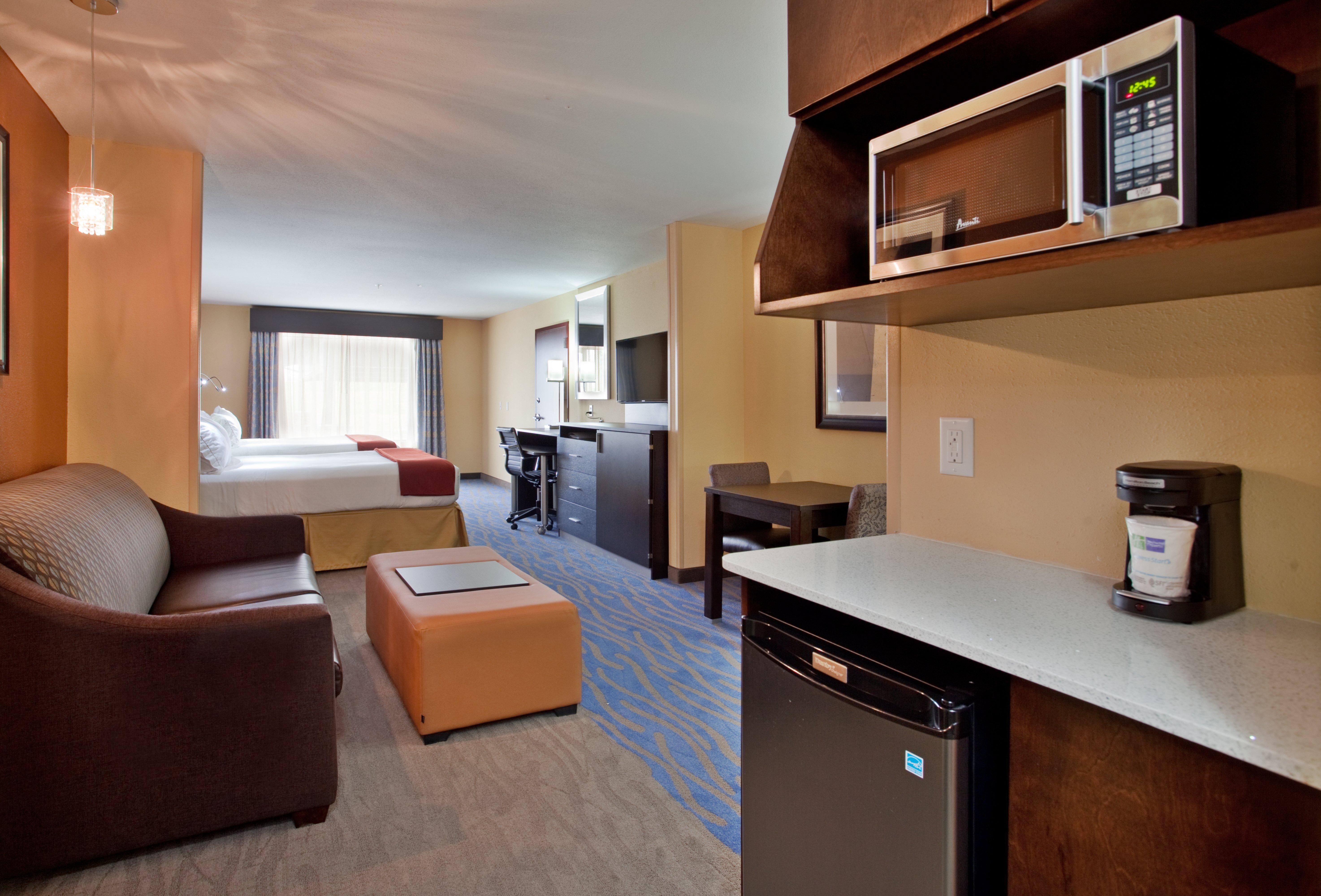 Holiday Inn Express & Suites St Louis Airport By Ihg Woodson Terrace Dış mekan fotoğraf