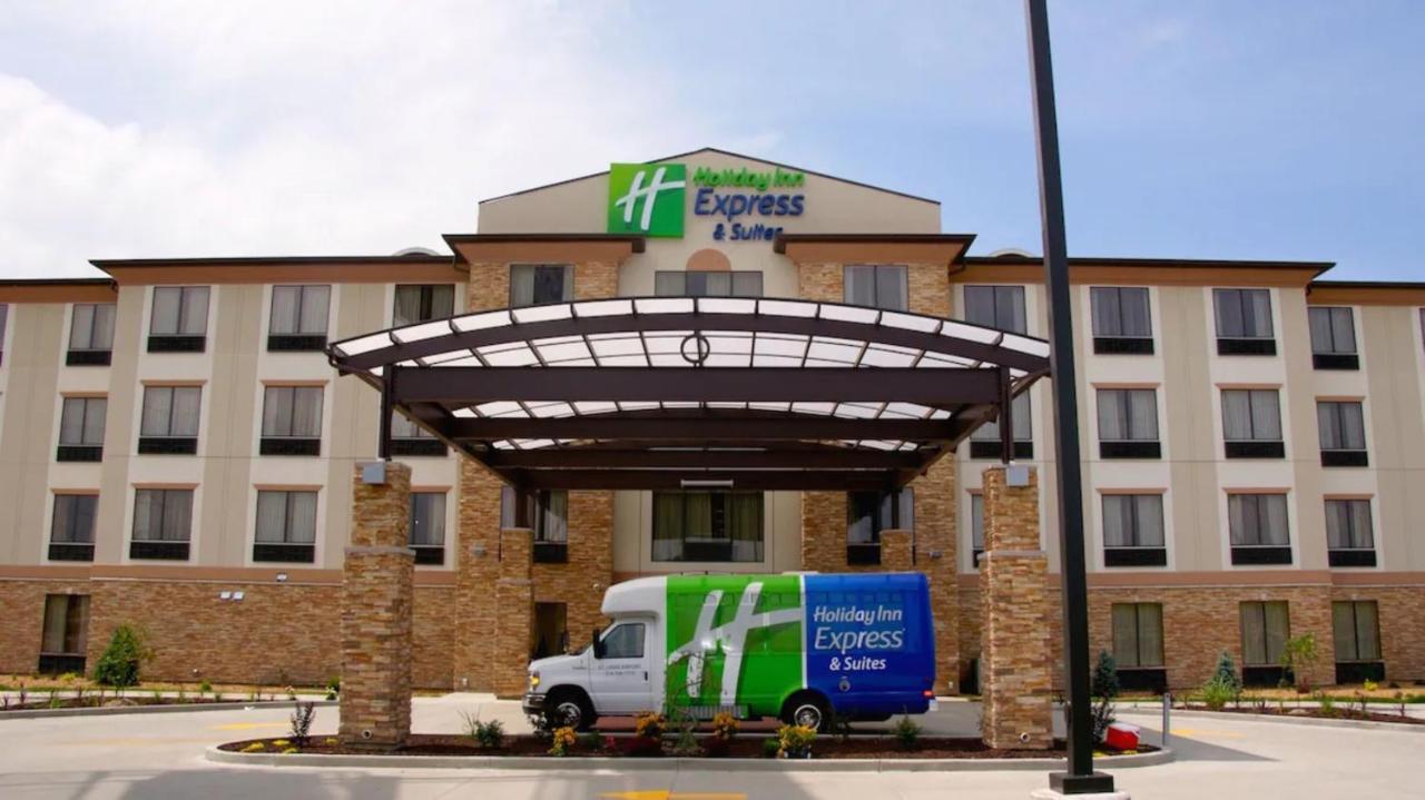 Holiday Inn Express & Suites St Louis Airport By Ihg Woodson Terrace Dış mekan fotoğraf