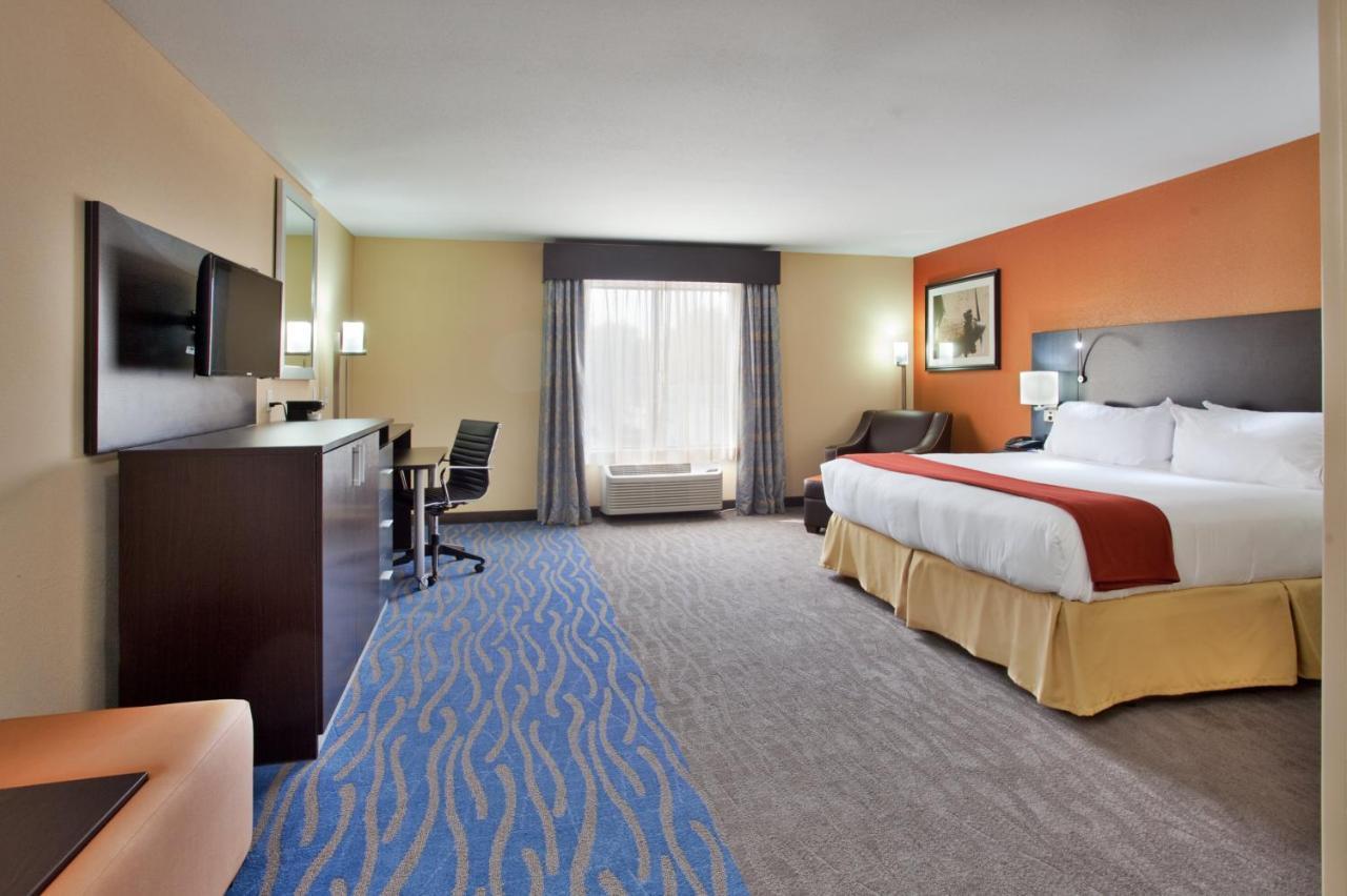 Holiday Inn Express & Suites St Louis Airport By Ihg Woodson Terrace Dış mekan fotoğraf